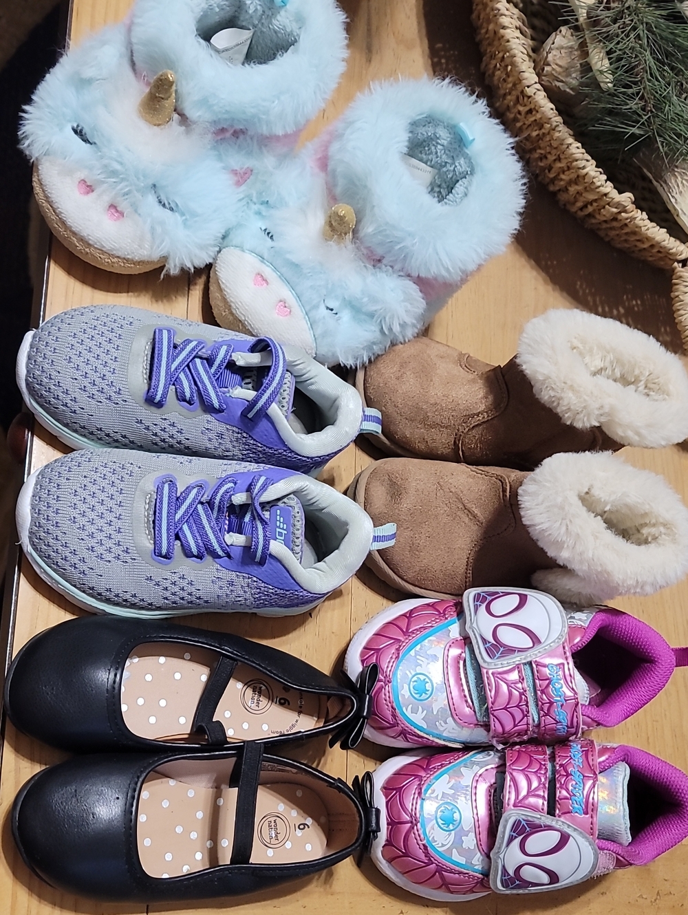 Girls Bundle Of 5 Pr Shoes 5-8